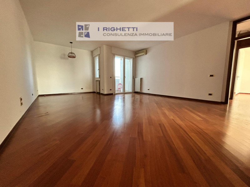 Verona Affitto Appartamento trilocale