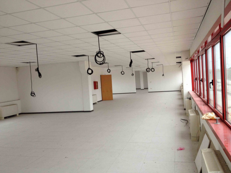 Padova Zona Industriale, Camin Affittasi Uffici in Torre , Mq 550 su piano Unico, possibilità di ...