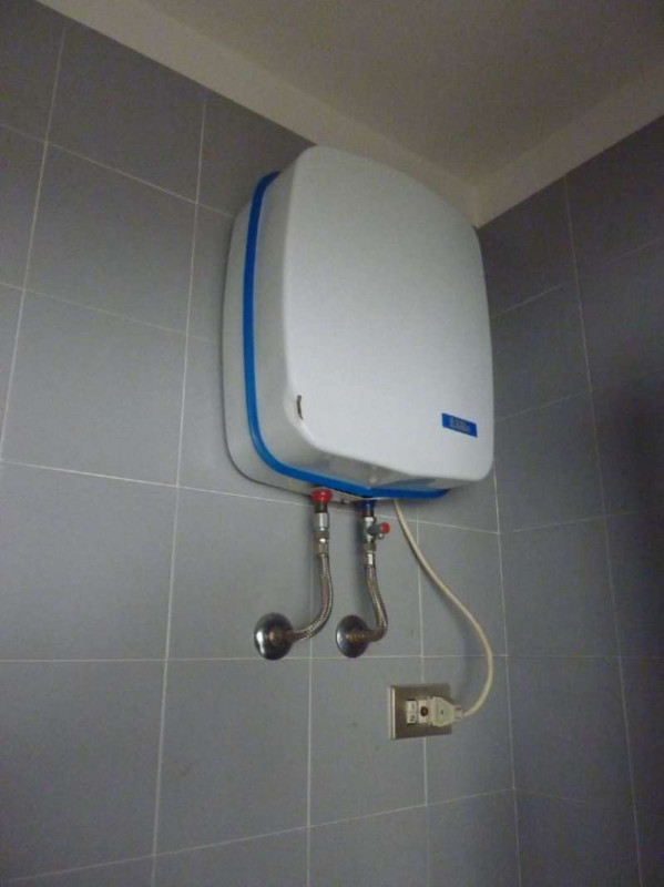 A Carità  di Villorba (TV), piazza Aldo Moro, proponiamo in VENDITA ufficio di 57 metri quadrati ...