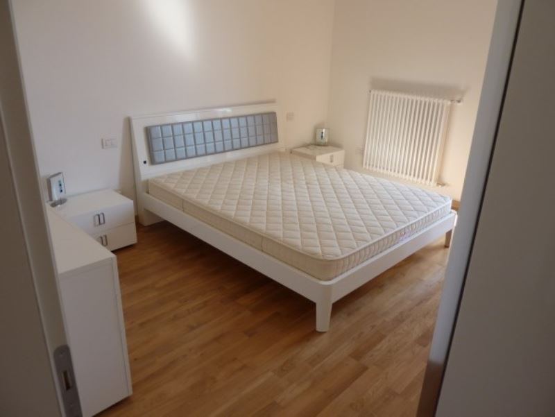 A Varago di Maserada sul Piave (TV), proponiamo in affitto ampio mini appartamento, al piano seco...