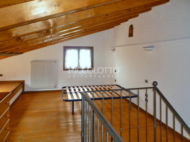 Rif. V3725 - In tranquilla posizione a Pieve del Grappa, porzione di rustico ristrutturato in ven...