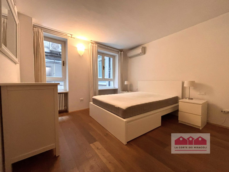 CENTRO STORICO: AMPIO MIDI 100 MQ., PIANO 1° CON ASCENSORE. SPAZIOSO SOGGIORNO CON CAMINO, CUCINO...