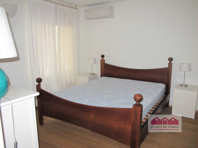 CENTRO STORICO: AMPIO MIDI 90 MQ., PIANO 1° CON ASCENSORE. SPAZIOSO SOGGIORNO CON CAMINO, CUCINOT...