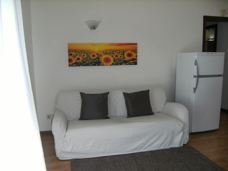 VICENZA ZONA BIRON: MINI APPARTAMENTO COMPLETAMENTE ARREDATO E CON POSTO AUTO - RIF. 6577 
CANONE...