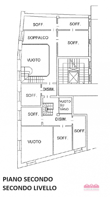 LATERALE CORSO PALLADIO: TRICAMERE TERZO PIANO CON ASCENSORE, MQ. 180, SALONE CON SOPPALCO, CUCIN...