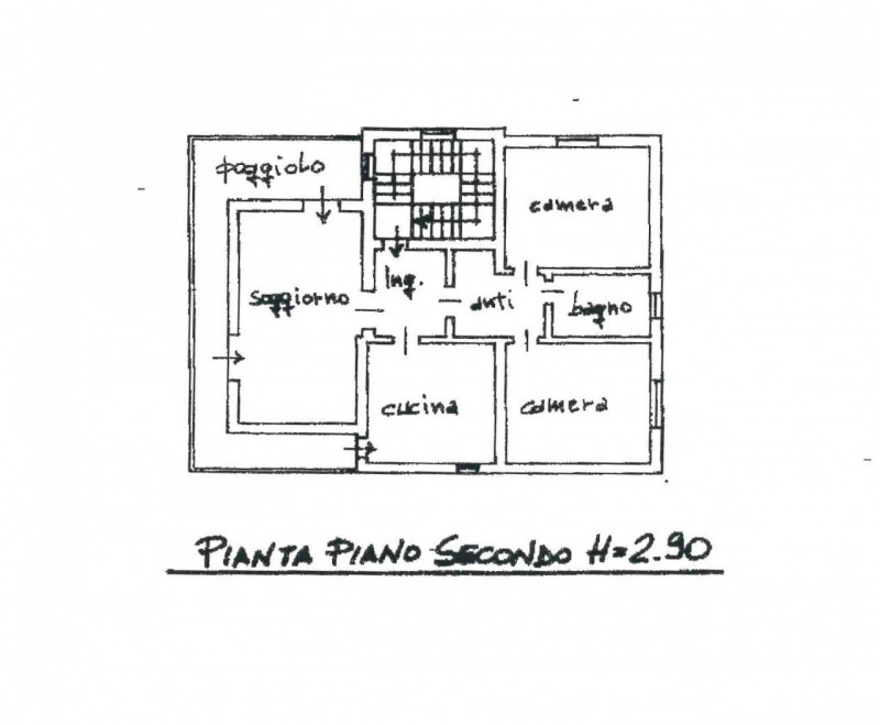 Si propone a pochi passi dal centro del paese appartamento con ingresso, soggiorno con accesso su...