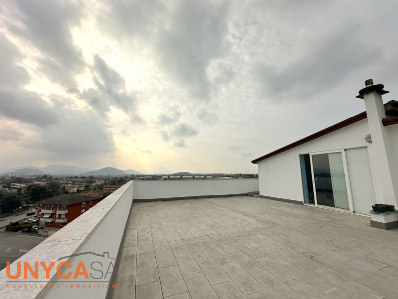 Stai cercando un'opportunità unica che combina comfort ed esclusività?

In centro a Selvazzano, t...