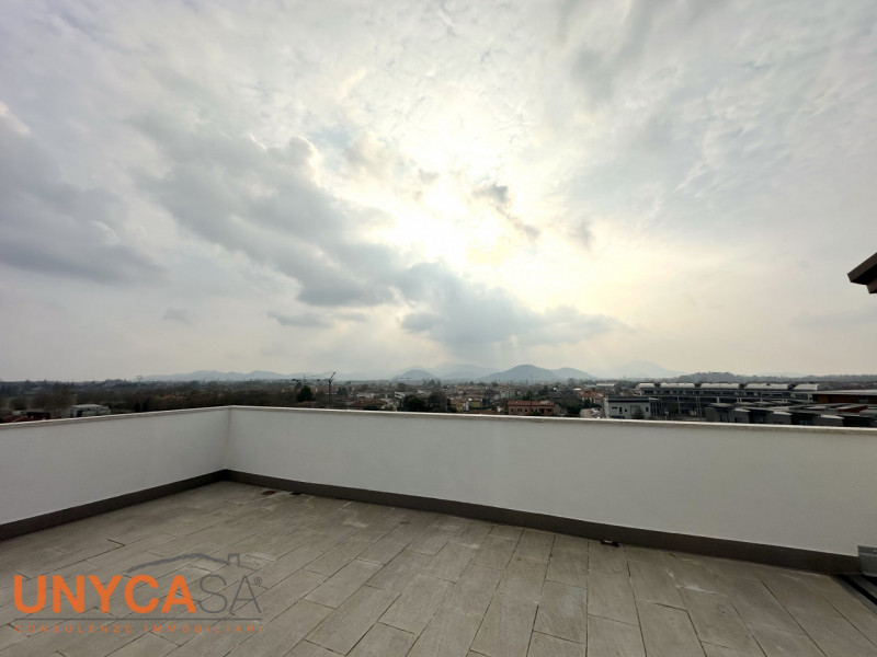 Stai cercando un'opportunità unica che combina comfort ed esclusività?

In centro a Selvazzano, t...