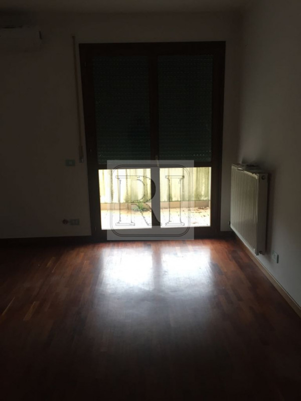 Se stai cercando un ufficio in una posizione strategica, non perdere questa opportunità! 

Propon...