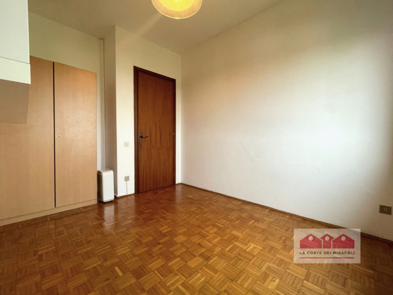 ARCUGNANO: IN SPLENDIDA POSIZIONE NELL'AREA DI MONTE BERICO, BIFAMILIARE DI GRANDI DIMENSIONI RIS...