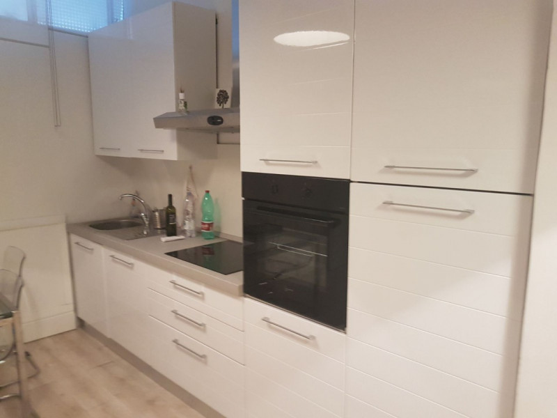 Napoli Affitto Appartamento trilocale