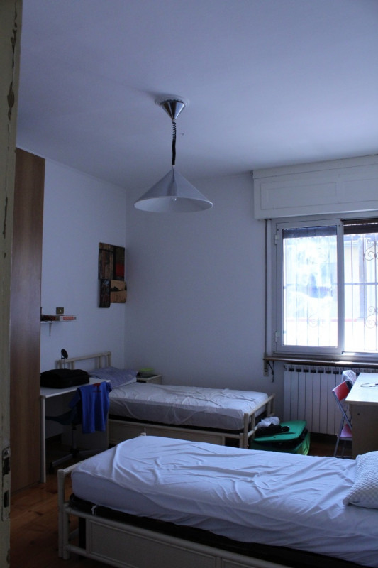 Appartamento indipendente per 4 studenti, in zona tranquilla Via Vannozzo, al primo piano con: in...