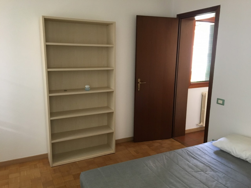 APPARTAMENTO DI MQ. 70 CON INGRESSO INDIPENDENTE COMODISSIMO AL NUOVO POLO UNIVERSITARIO DI VIA B...