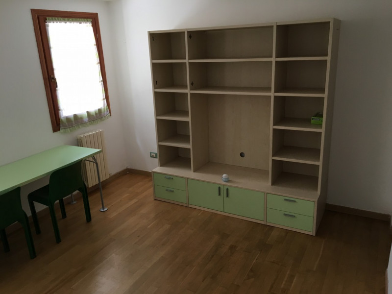 APPARTAMENTO DI MQ. 70 CON INGRESSO INDIPENDENTE COMODISSIMO AL NUOVO POLO UNIVERSITARIO DI VIA B...