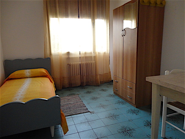 Nel quartiere di madonna pellegrina ma vicino a Piazzale S. Croce, in una via molto tranquilla, è...