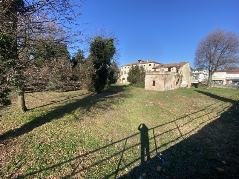 Sarmeola di Rubano, situata nella prestigiosa ed elegante frazione del Comune di Rubano, alle por...