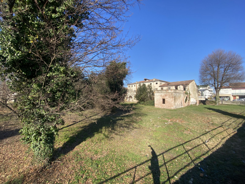 Sarmeola di Rubano, situata nella prestigiosa ed elegante frazione del Comune di Rubano, alle por...