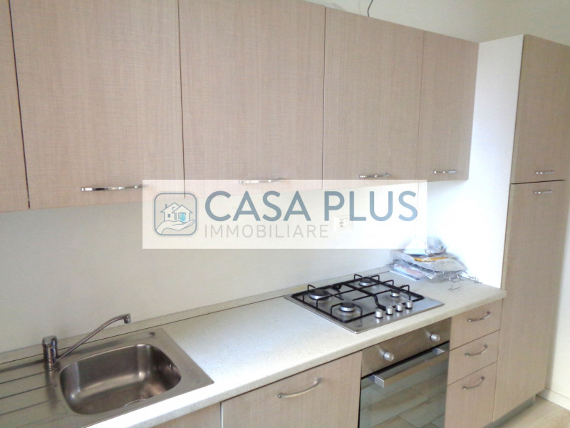 In  piccola e curata palazzina di recente ristrutturazione, AMPIO BICAMERE posto al piano primo e...