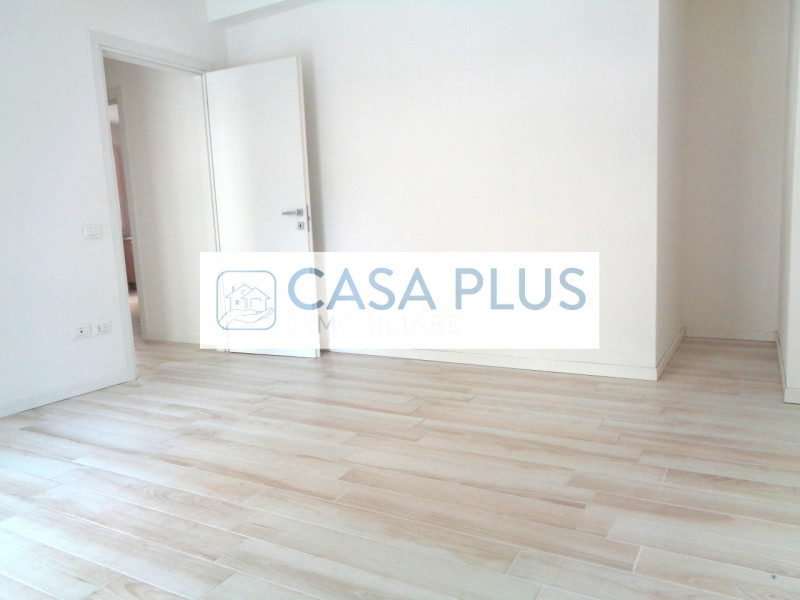 In  piccola e curata palazzina di recente ristrutturazione, AMPIO BICAMERE posto al piano primo e...