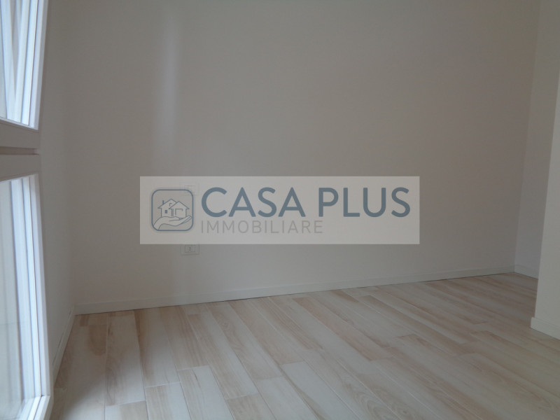 In  piccola e curata palazzina di recente ristrutturazione, AMPIO BICAMERE posto al piano primo e...