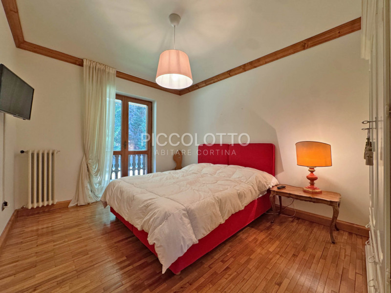 Rif. A3787 - Cortina d'Ampezzo - Panoramico Appartamento 3 camere - locazione annuale

Ubicato in...