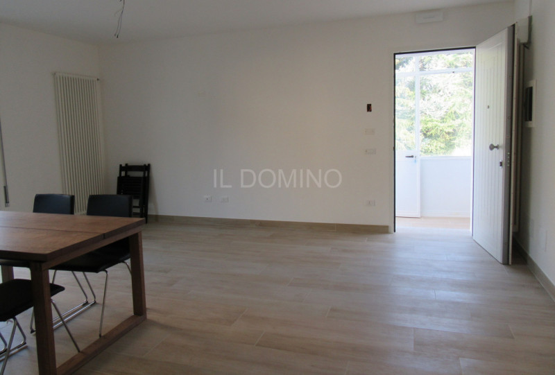 Sacra Famiglia, in posizione molto tranquilla e verde, ma comoda a tutti i servizi del quartiere,...