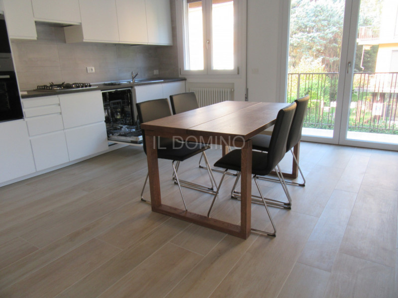 Sacra Famiglia, in posizione molto tranquilla e verde, ma comoda a tutti i servizi del quartiere,...