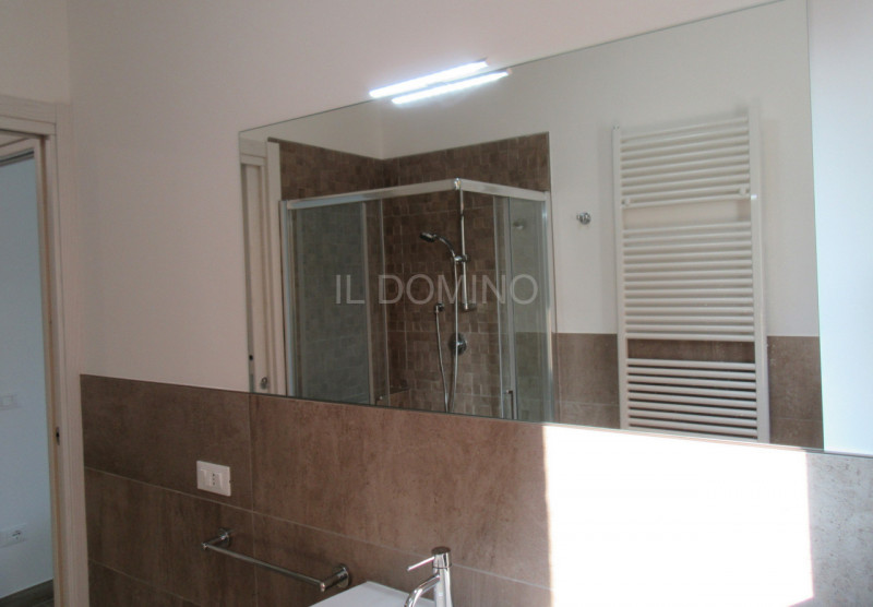 Sacra Famiglia, in posizione molto tranquilla e verde, ma comoda a tutti i servizi del quartiere,...