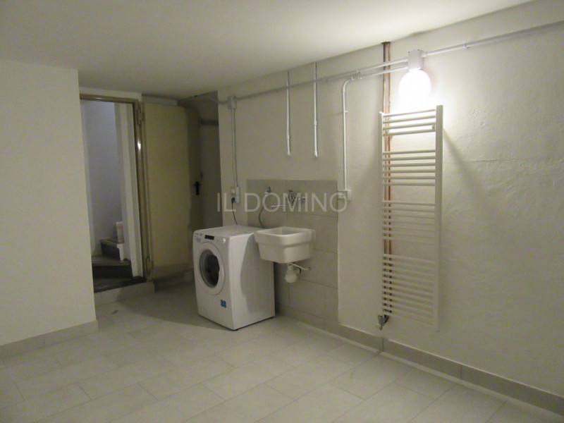 Sacra Famiglia, in posizione molto tranquilla e verde, ma comoda a tutti i servizi del quartiere,...