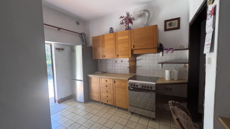 Porzione di bifamiliare con ampio giardino esclusivo nel cuore dei Colli Euganei.

Nel centro di ...