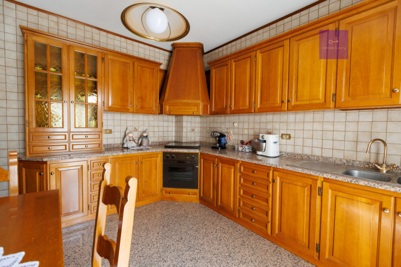 In una delle zone più apprezzate di Valsanzibio, all’interno di una via chiusa e riservata e conf...