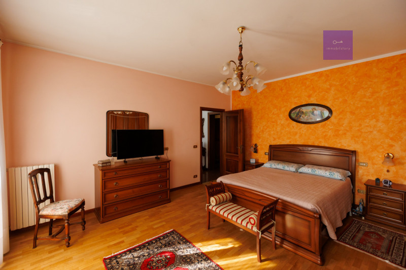 In una delle zone più apprezzate di Valsanzibio, all’interno di una via chiusa e riservata e conf...