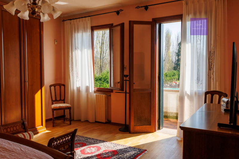 In una delle zone più apprezzate di Valsanzibio, all’interno di una via chiusa e riservata e conf...