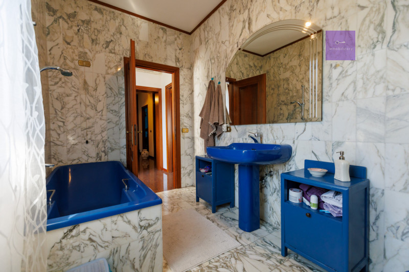 In una delle zone più apprezzate di Valsanzibio, all’interno di una via chiusa e riservata e conf...