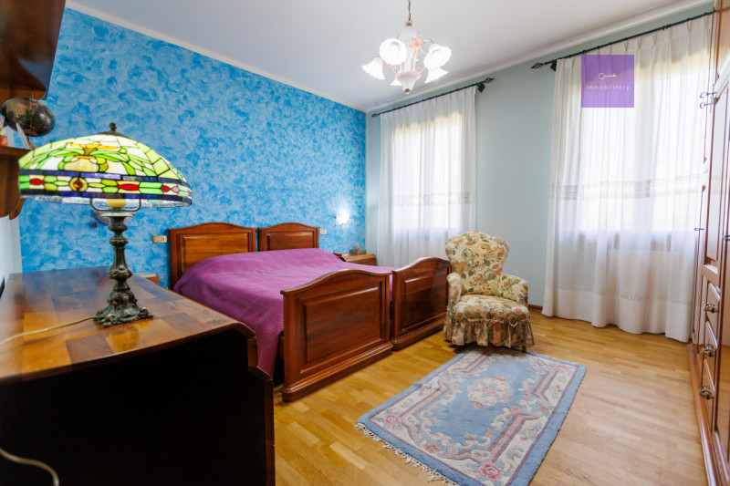 In una delle zone più apprezzate di Valsanzibio, all’interno di una via chiusa e riservata e conf...