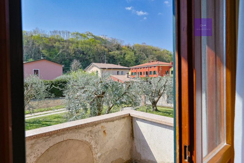 In una delle zone più apprezzate di Valsanzibio, all’interno di una via chiusa e riservata e conf...