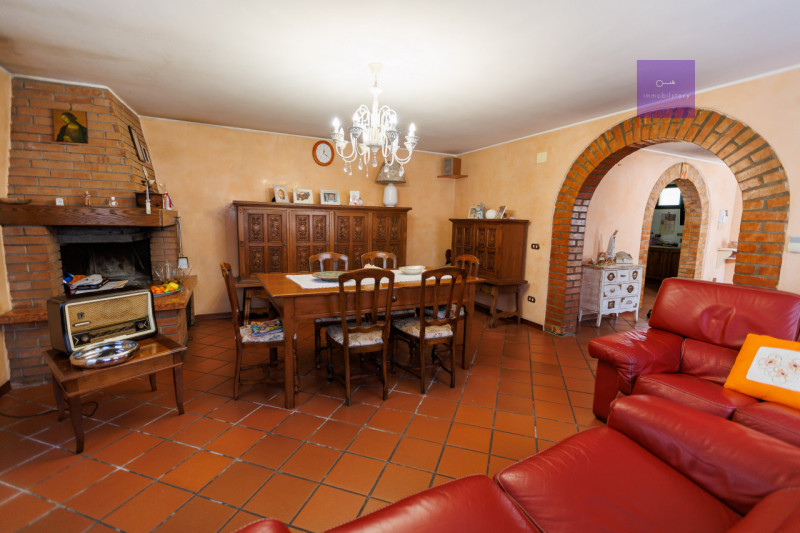 In una delle zone più apprezzate di Valsanzibio, all’interno di una via chiusa e riservata e conf...