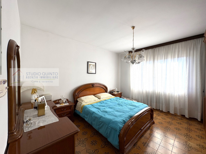 Su palazzina di sole 4 unità, si trova questo appartamento con ambienti molto luminosi grazie all...