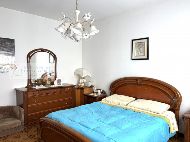 Su palazzina di sole 4 unità, si trova questo appartamento con ambienti molto luminosi grazie all...