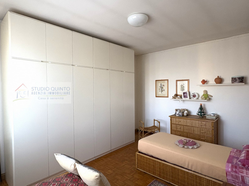 Situato nel cuore di Quinto di Treviso, presentiamo questo appartamento caratterizzato da spazi a...