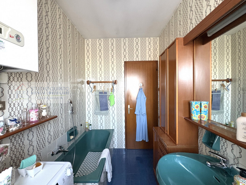 Situato nel cuore di Quinto di Treviso, presentiamo questo appartamento caratterizzato da spazi a...