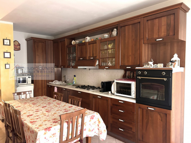 Un’occasione quasi introvabile: appartamento al piano terra con giardino esclusivo, in una palazz...