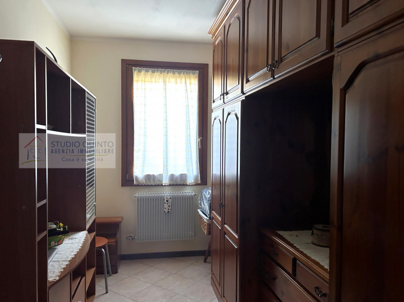 Un’occasione quasi introvabile: appartamento al piano terra con giardino esclusivo, in una palazz...