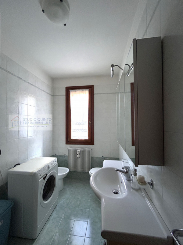 Un’occasione quasi introvabile: appartamento al piano terra con giardino esclusivo, in una palazz...