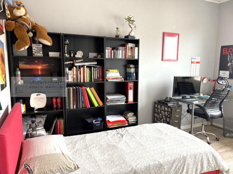 In una strada cieca riservata ai residenti, su piccola palazzina, troviamo questo appartamento da...