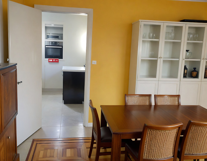 (Per INFO Roberto 3453195338) Proponiamo una stanza/ufficio indipendente in affitto “tutto compre...