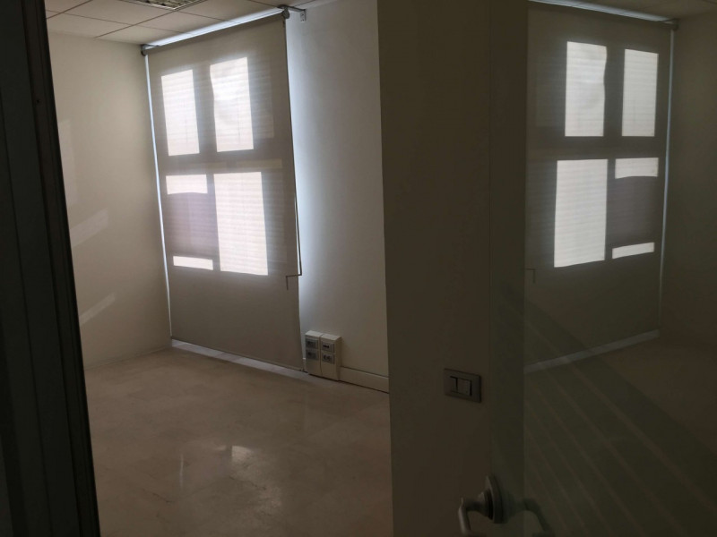 Vigonza Centro, Negozio Frontestrada, Mq 180 con doppi servizi, Uffici e Magazzino suddivisi, già...
