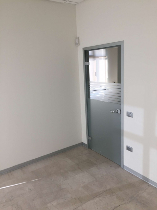 Vigonza Centro, Negozio Frontestrada, Mq 180 con doppi servizi, Uffici e Magazzino suddivisi, già...