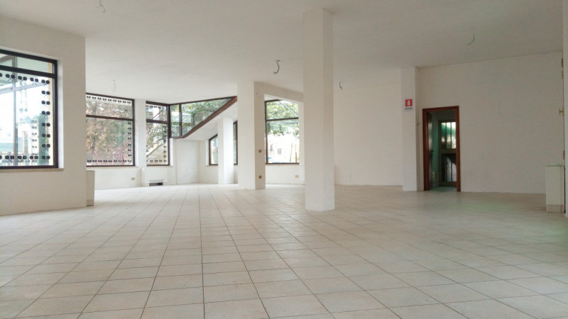 Montà: nel centro del paese, comodo a tutti i servizi come: scuola, banca, bar, chiesa, pizzeria ...