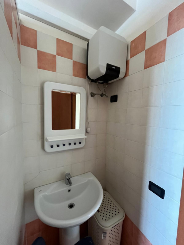 BARBARANO MOSSANO- Loc. Ponte: In zona di alto passaggio e servita da ampi parcheggi, disponibile...